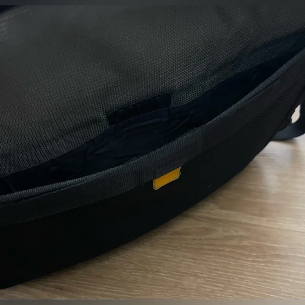 Targus multiple compartments bag